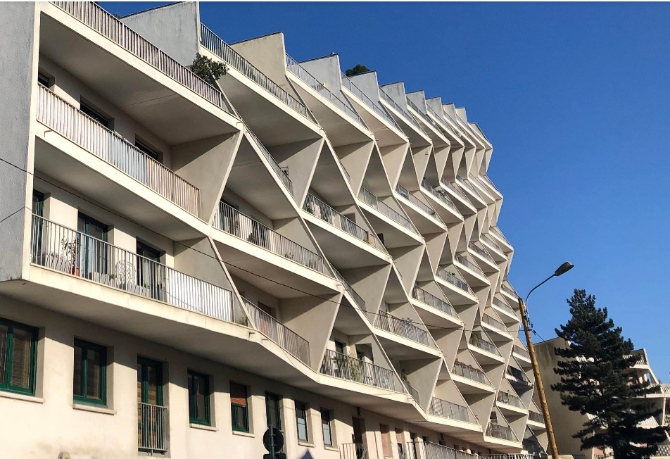 Rennes proche des Lices. Appartement 88 m\u00b2 , 2 chambres  avec double living Sud de 33 m\u00b2 2