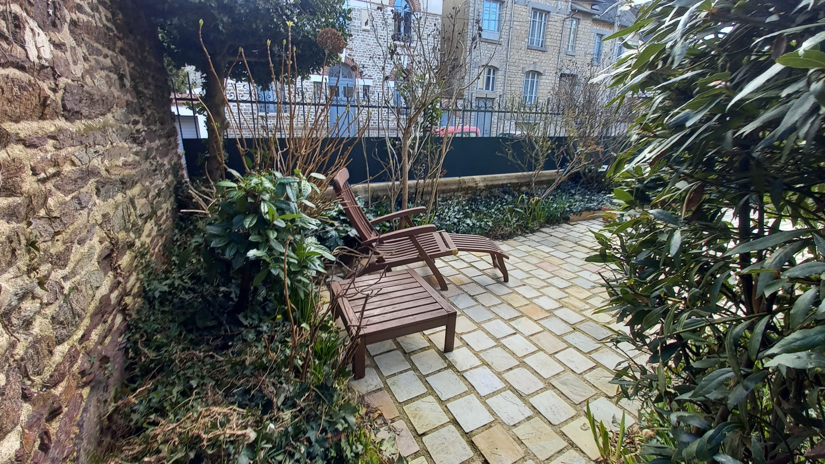 COUP DE COEUR - Maison THABOR  T7 lumineuse et au calme 2